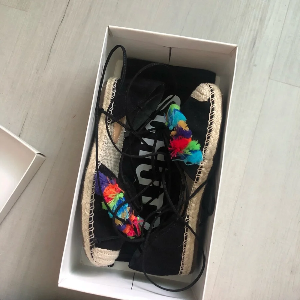 SCHUTZ ❤️‍🔥 TASSEL ESPADRILLES NWT SIZE 5